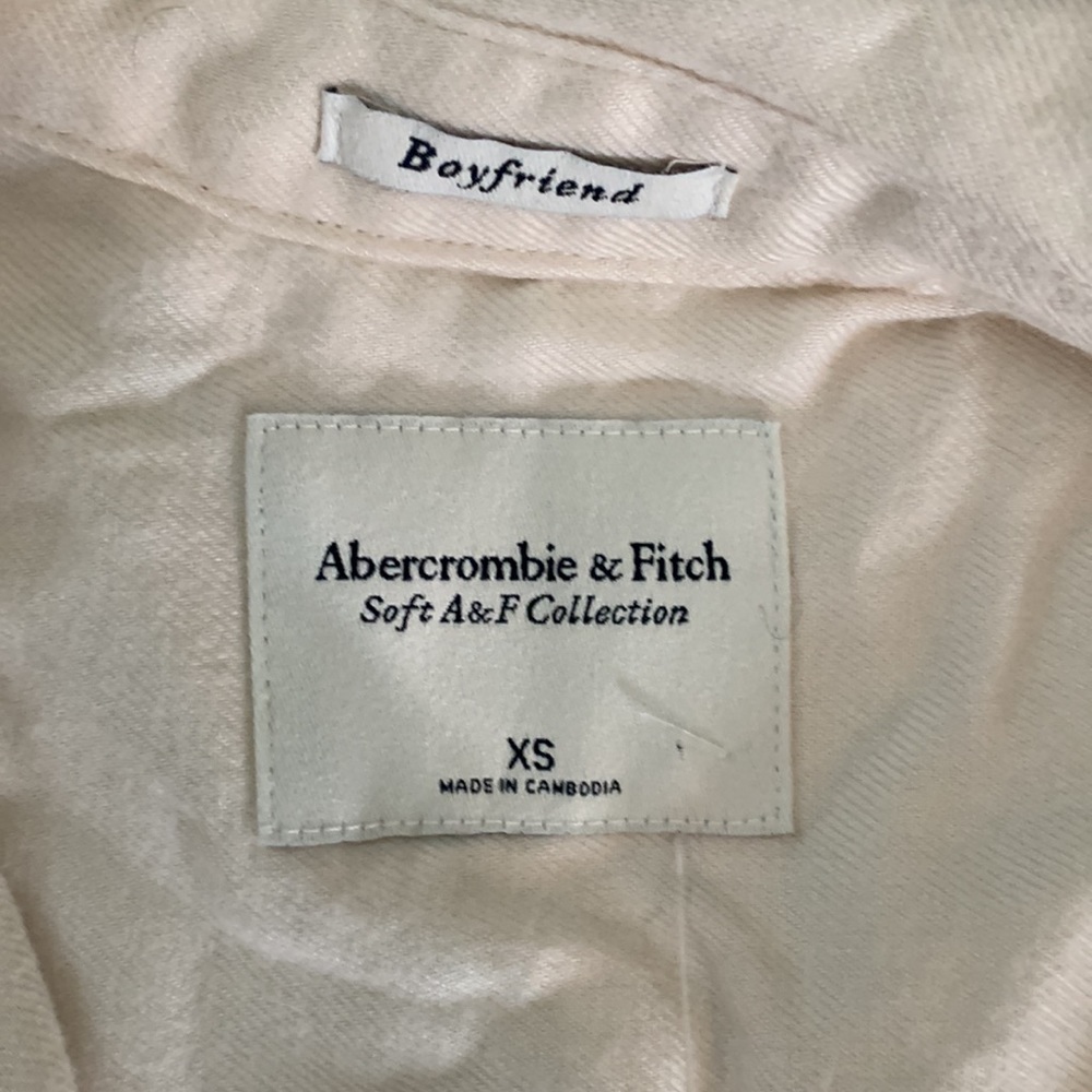 NWT A&F button down - Picture 3 of 4